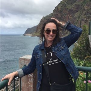 Meet your Posher, Debora